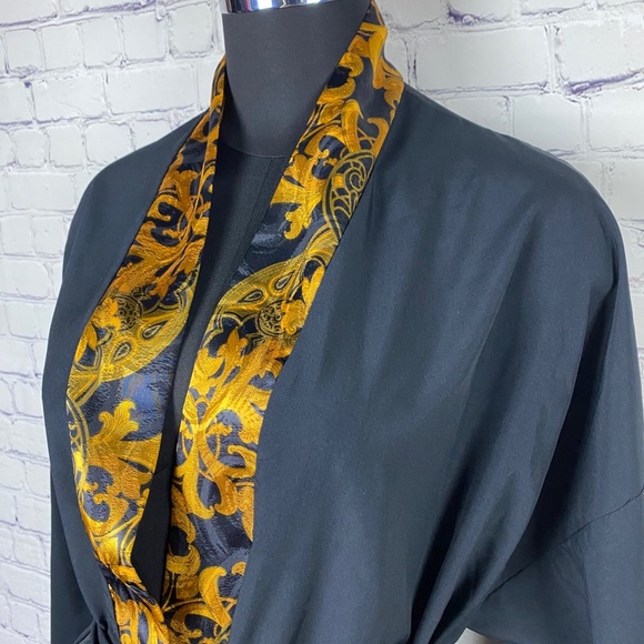 VINTAGE Black/Gold Hemmed Satin Robe - Picture 3 of 8